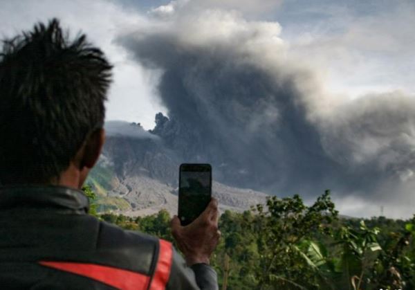 Indonesia's Mount Sinabung volcano erupts twice in three days