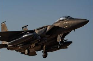 美国中央司令部：多架美国F-15E战机抵达中东