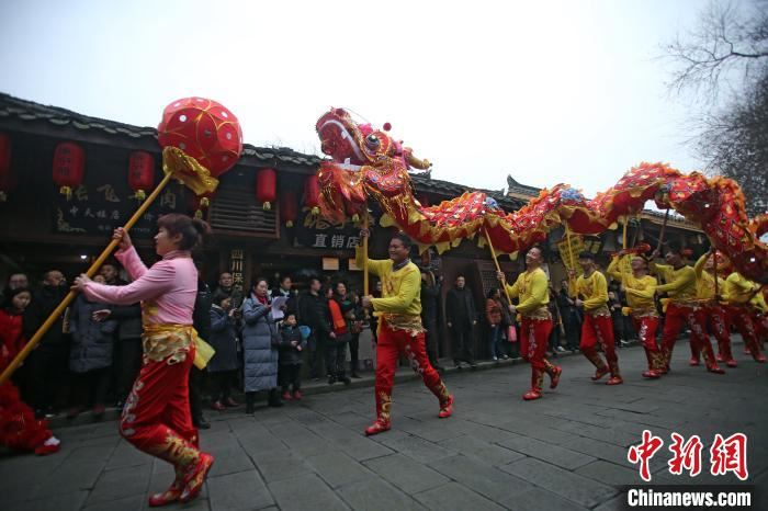 “春节之乡”年味十足_海内外游客四川阆中寻“春节之源”