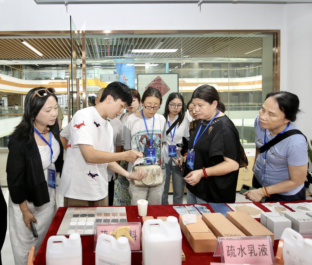 望城大学生创业者：用科技改变世界
