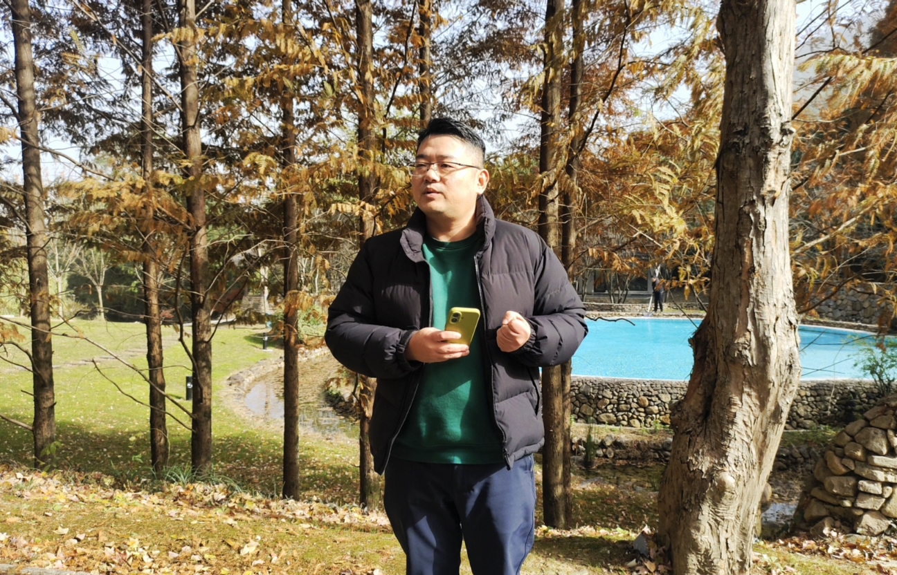 沉默巨石唱乡歌：安吉乐那石谷十年筑就自然诗篇 