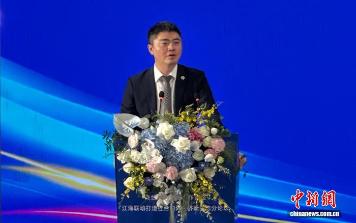 台青周代祥南宁别样创业：从“玩泥巴”到“玩AI”
